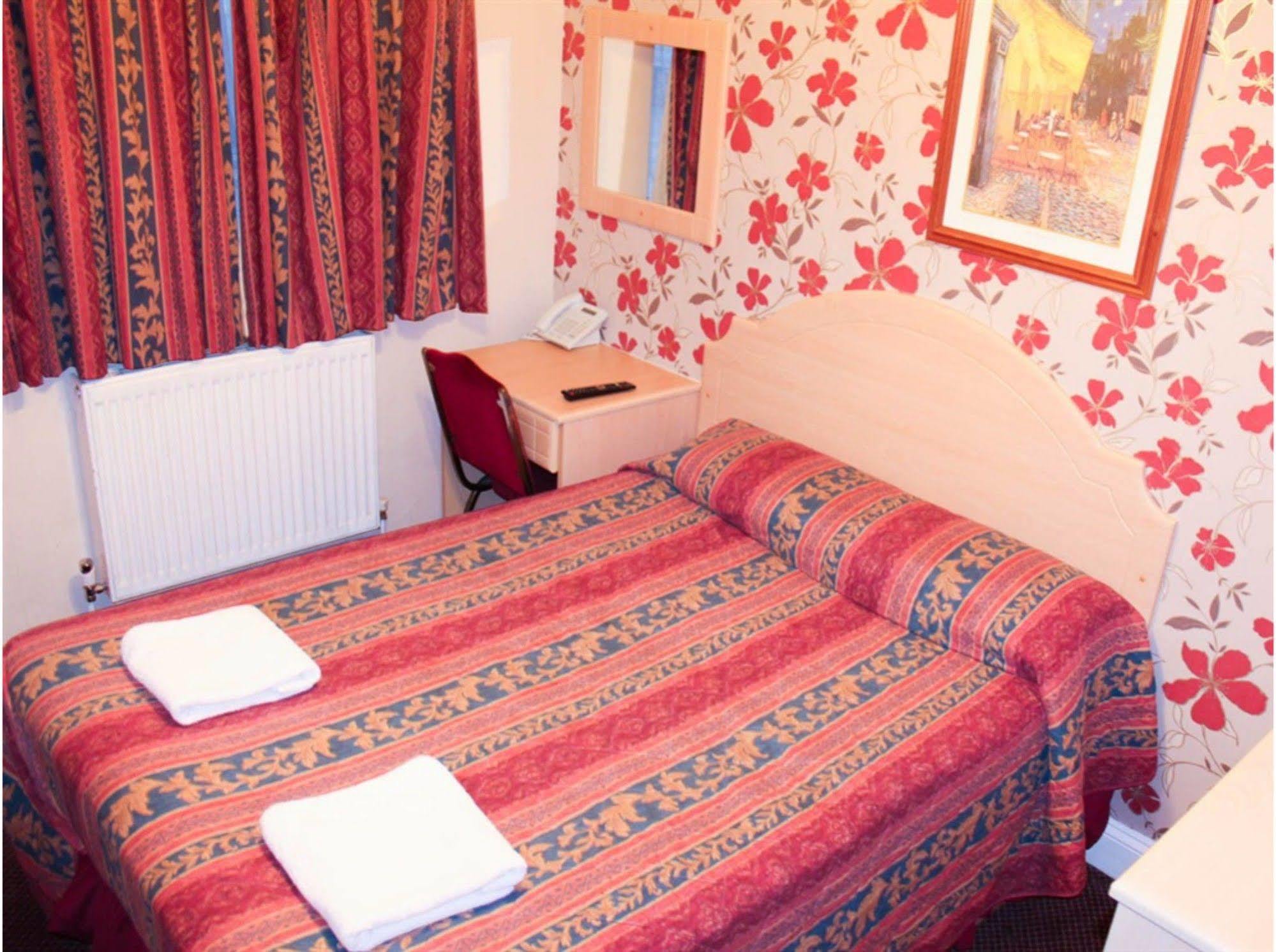 Lampton Guest House Hounslow Exteriér fotografie